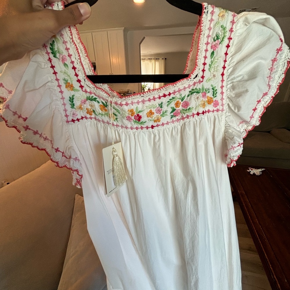 Brand new gorgeous doen dress never worn